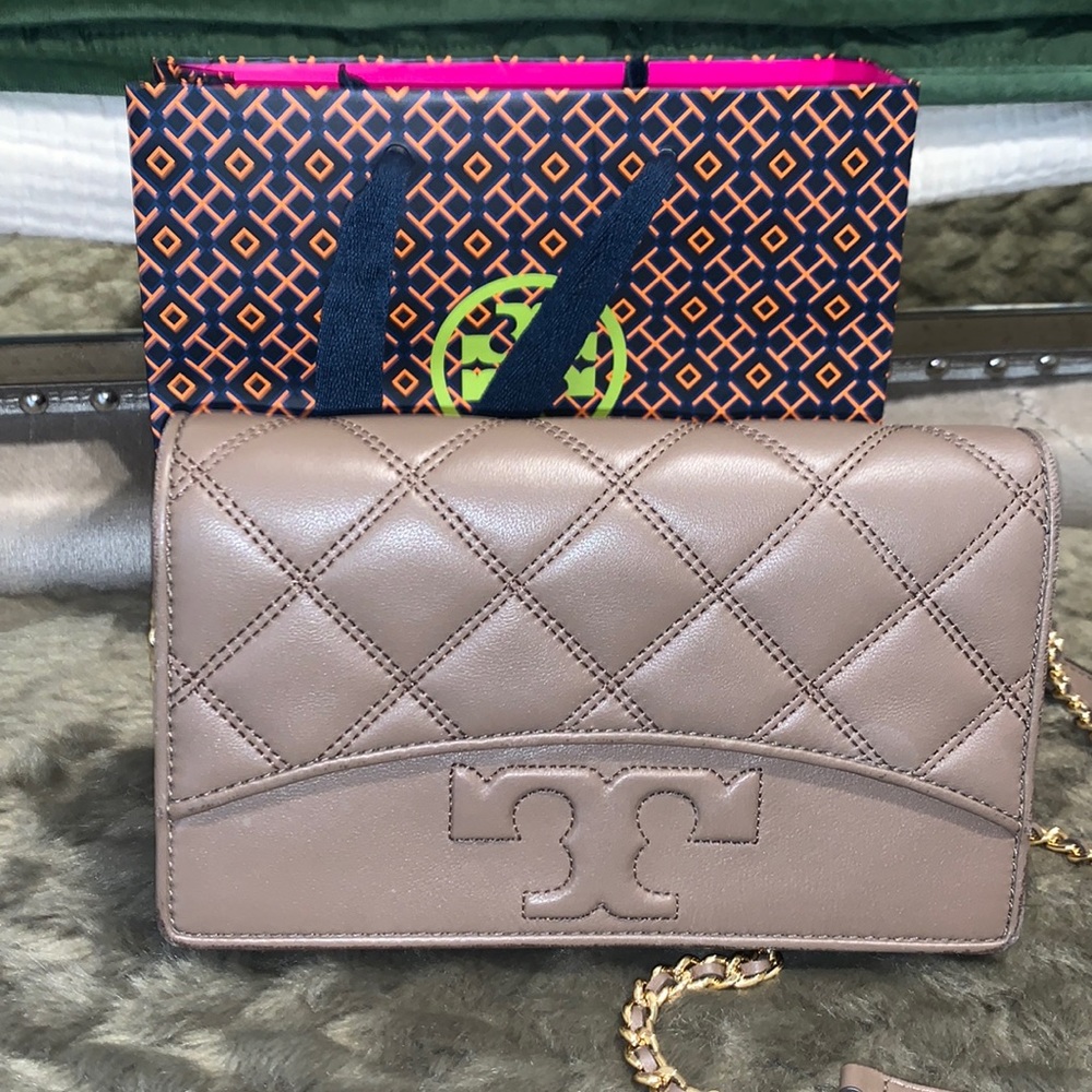 TORY BURCH Savannah Chain Flat Wallet